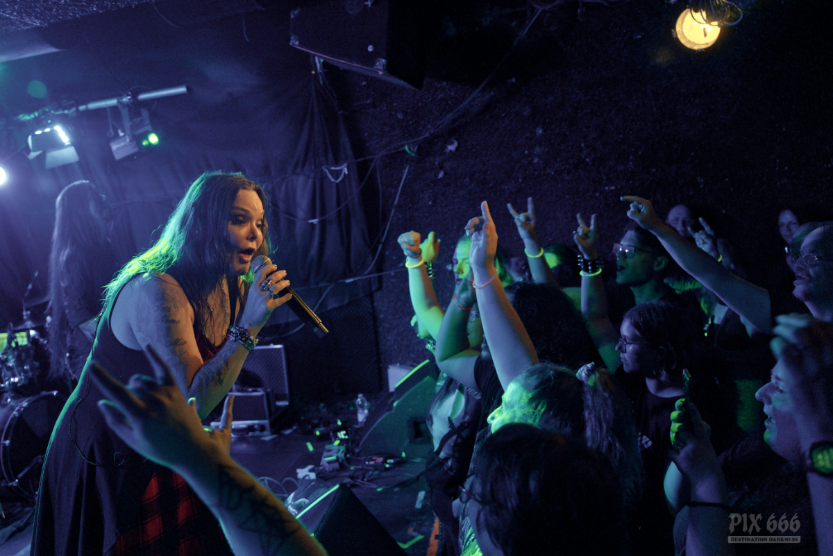 ANETTE OLZON WIen 20.08 (1)