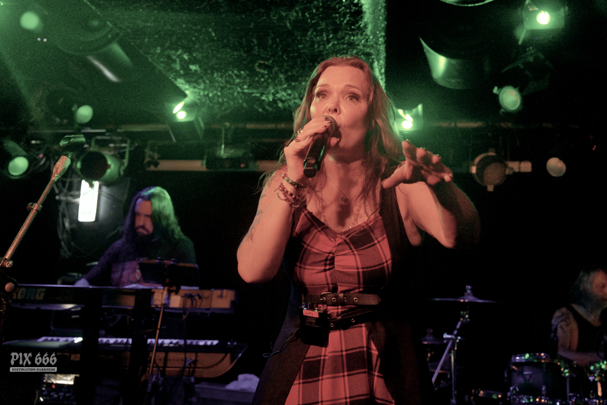 ANETTE OLZON WIen 20.08 (5)
