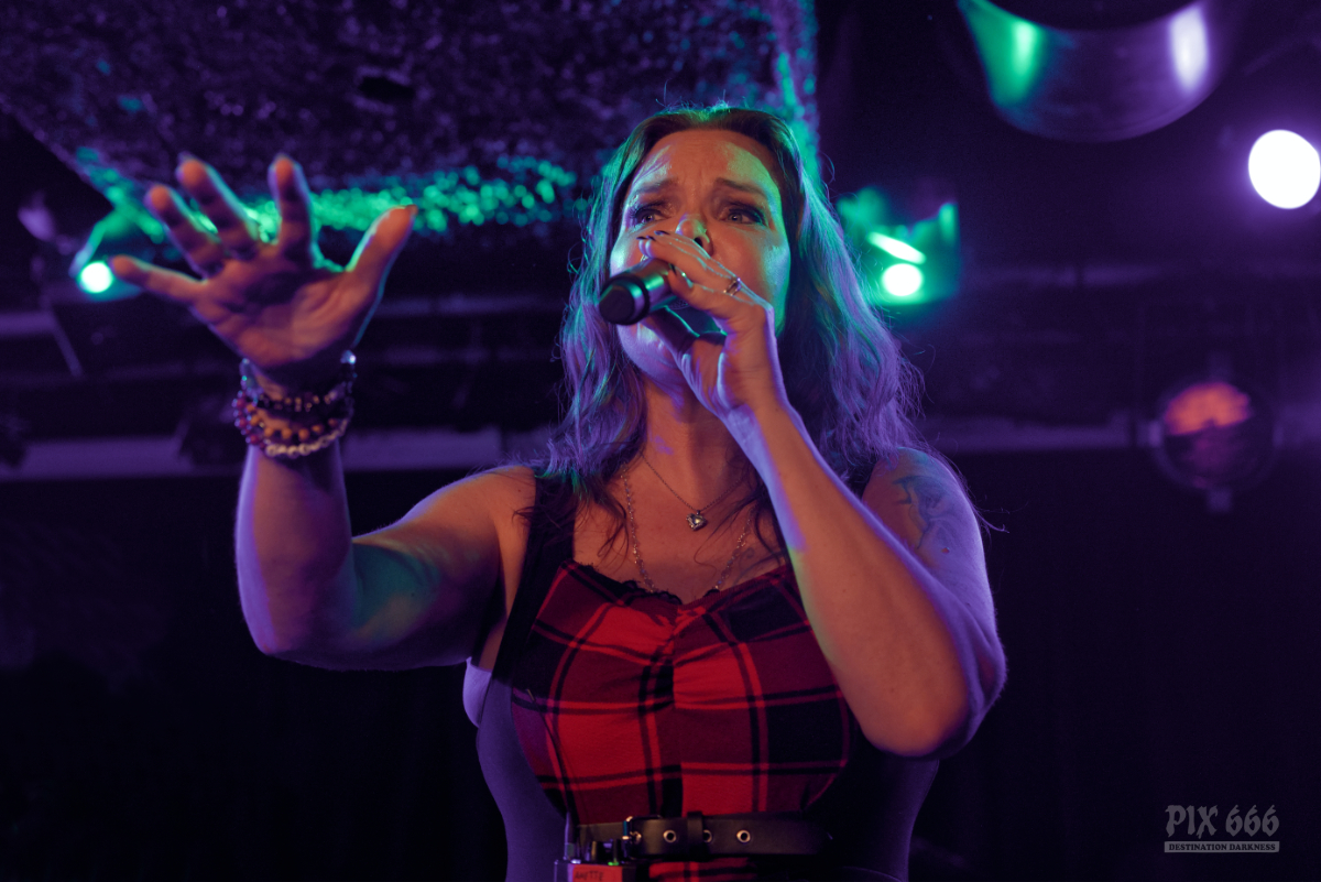 ANETTE OLZON WIen 20.08 (6)